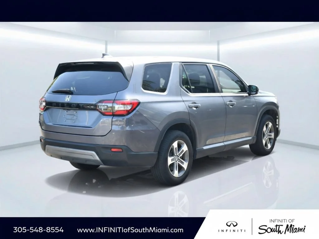 Used 2024 Modern Steel Metallic Honda EX-L 7 Passenger image 4