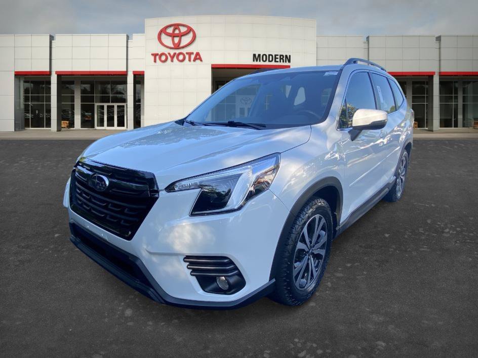Used 2022 Crystal White Pearl Subaru Limited image 1