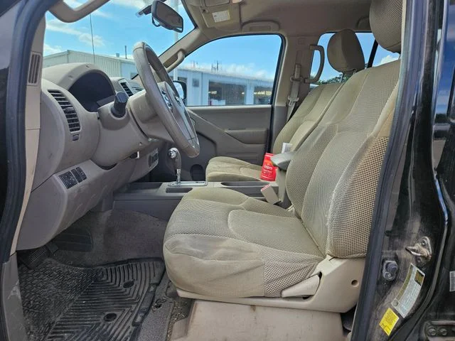 Used 2015 Super Black Nissan SV image 6