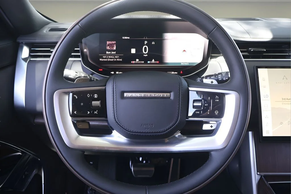 New 2026 Ostuni Pearl White Land Rover SE image 18