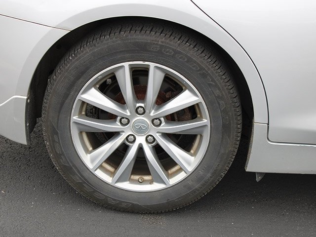 Used 2014 Liquid Platinum INFINITI Premium image 8