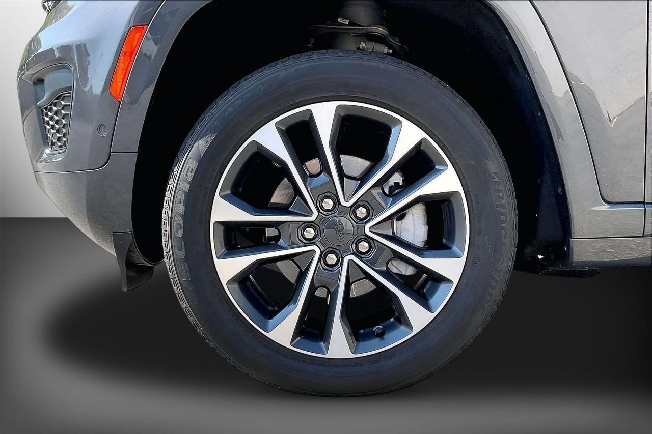 Used 2023 Gray Jeep Overland image 34