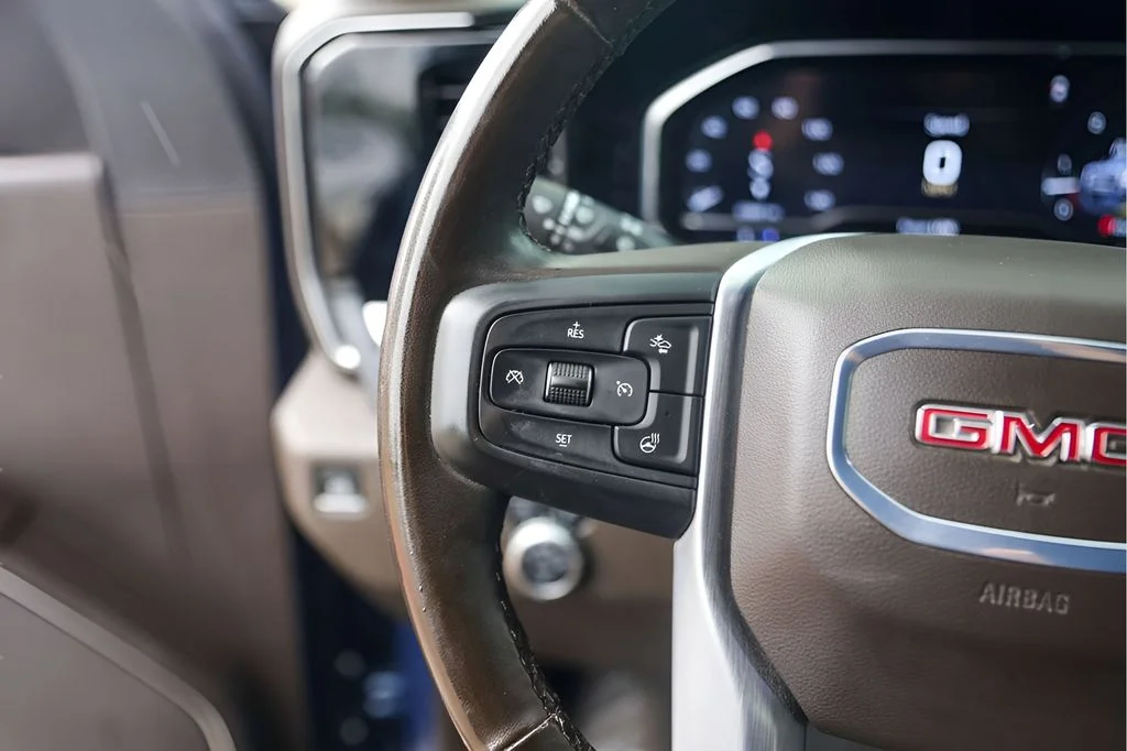 Used 2024 Blue GMC SLT image 17