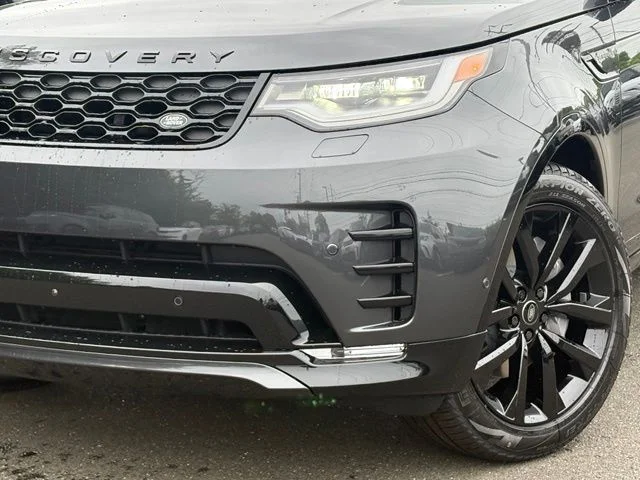 New 2026 Carpathian Grey Land Rover Dynamic SE image 2