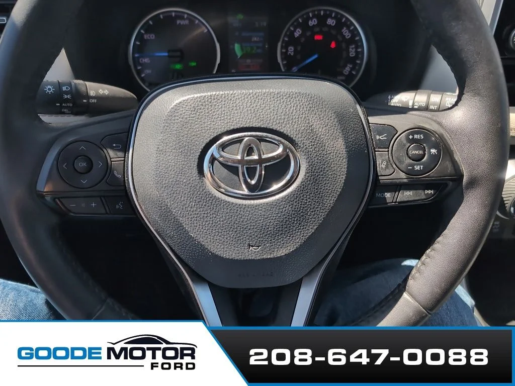 Used 2021 Lunar Toyota XLE Premium image 9