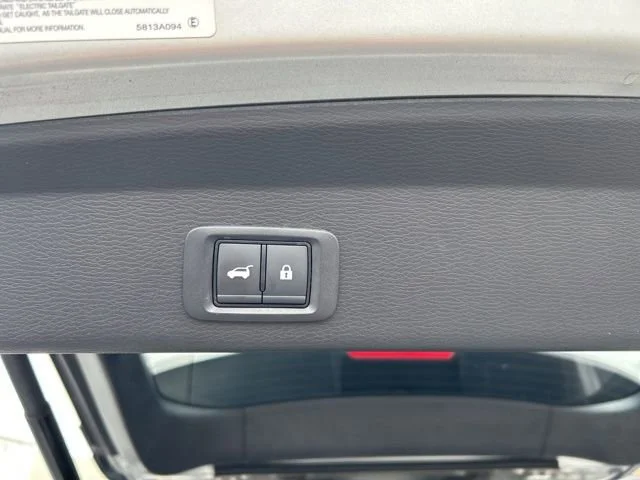2025 Mitsubishi Outlander Plug-in Hybrid SEL Black Edition - Photo 11