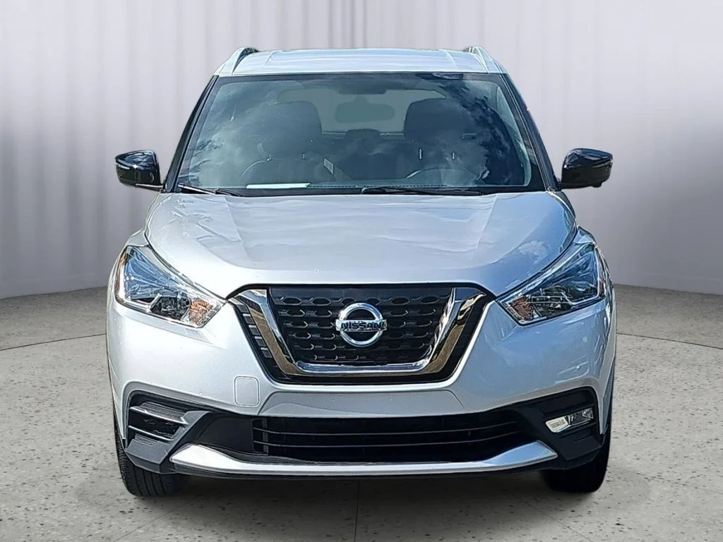 Used 2019 Silver Nissan SR image 8