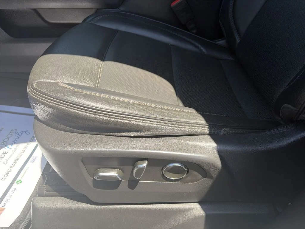 Used 2024 Silver GMC Denali image 12