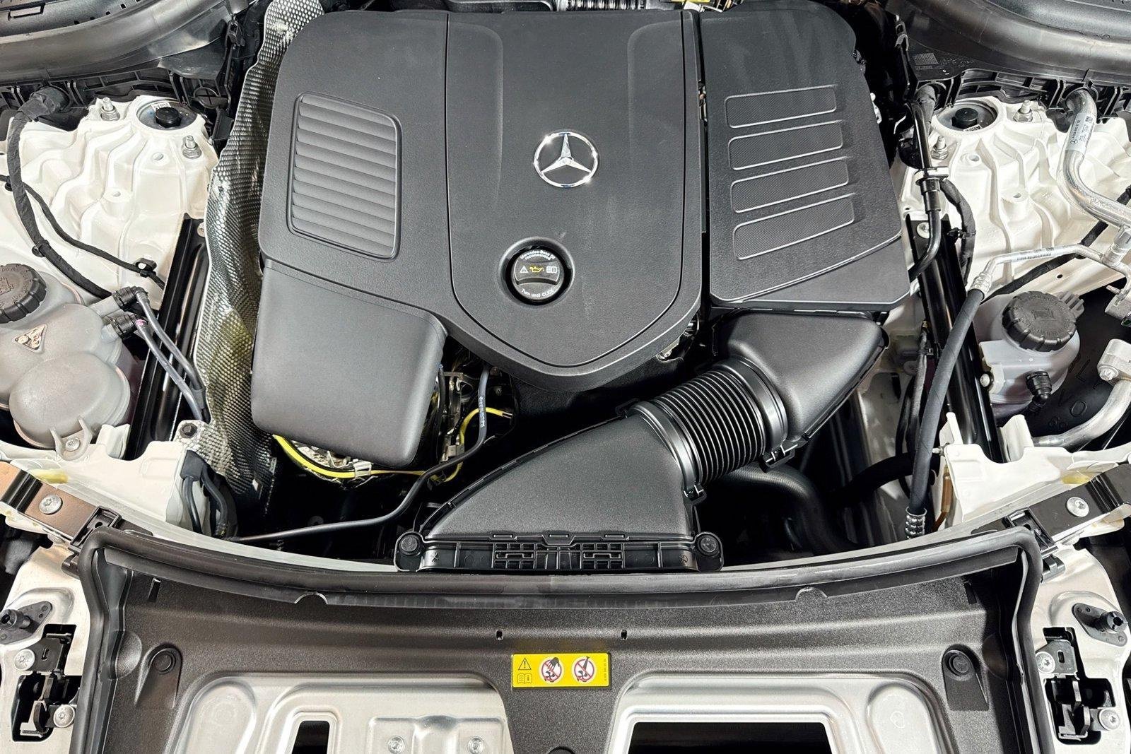 New 2026 Polar White Mercedes-Benz GLC 300 image 28