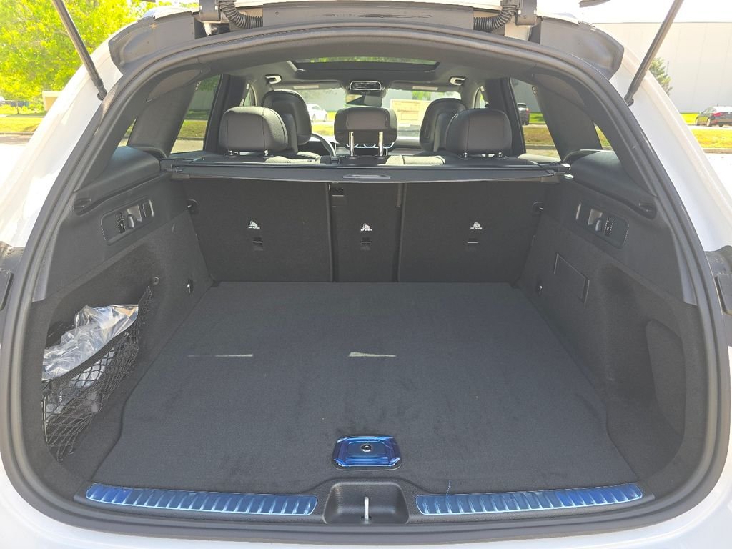 New 2026 MANUFAKTUR Moonlight White Metallic Mercedes-Benz GLC 300 image 19