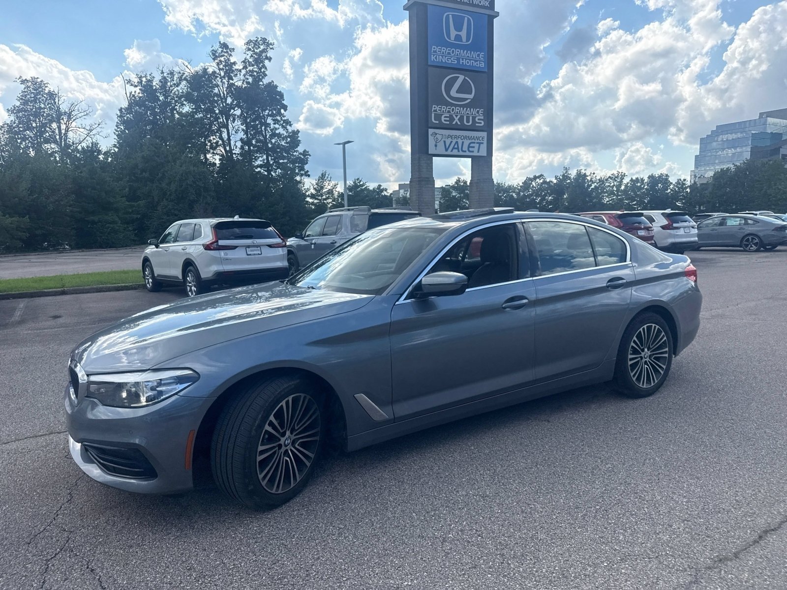 Used 2019 Bluestone Metallic BMW 530i xDrive image 14