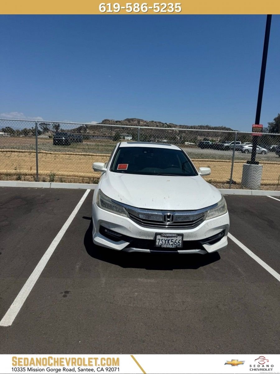 2016 Honda Accord Touring Auto's photo