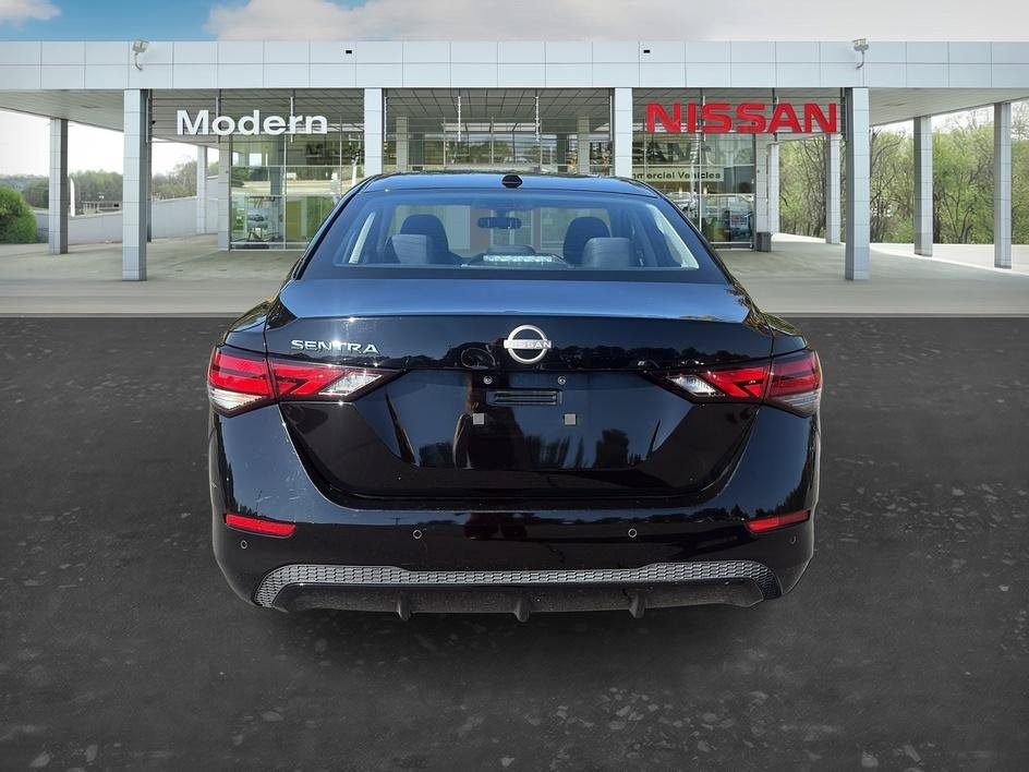 Used 2025 Super Black Nissan SV image 4