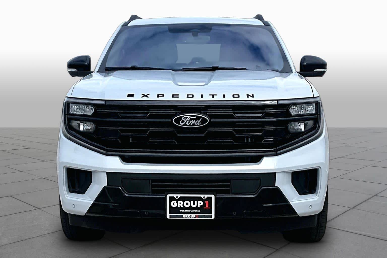 Used 2025 Space Silver Metallic Ford Platinum image 3