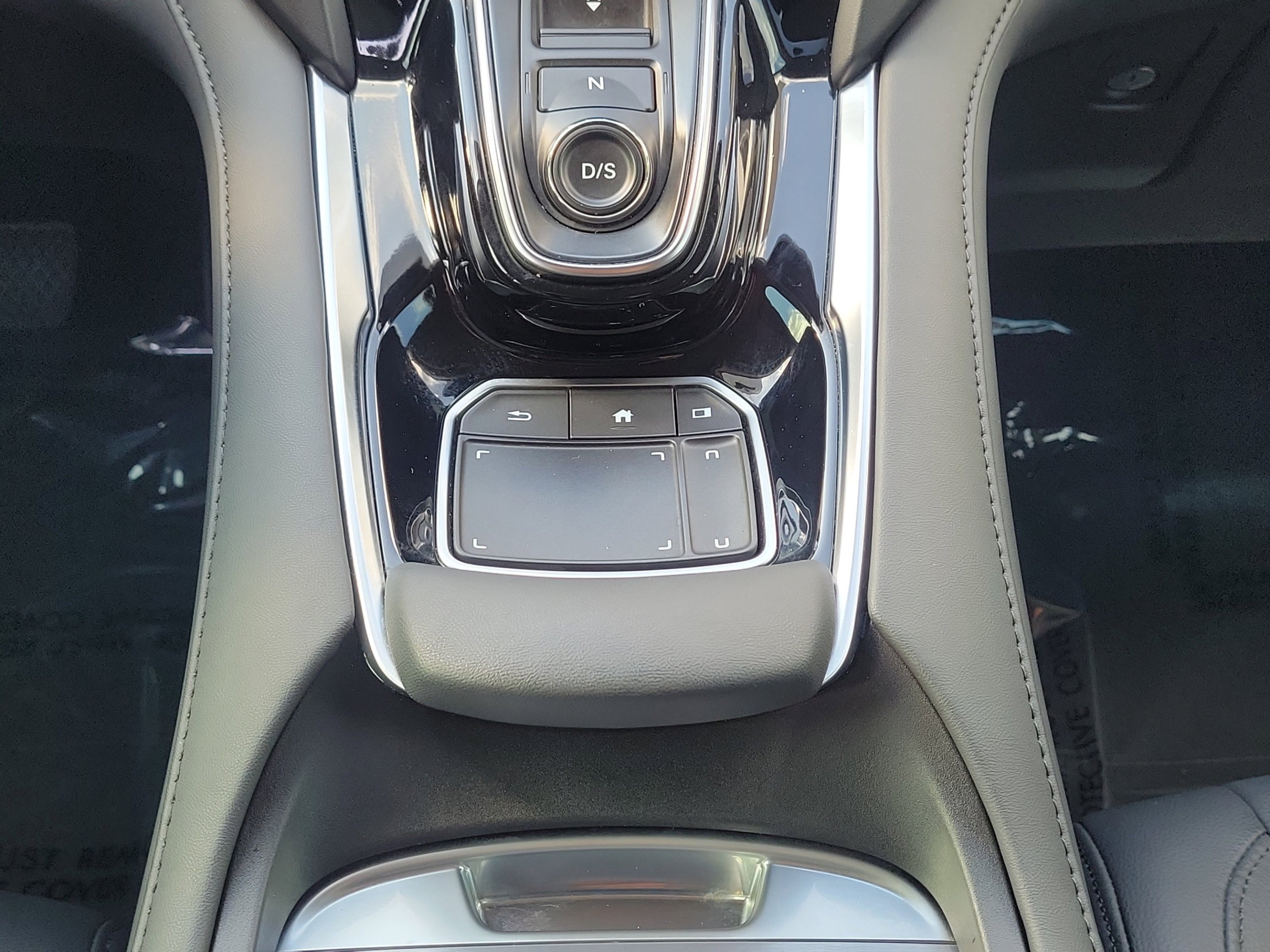 Used 2024 Platinum White Pearl Acura SH-AWD image 18