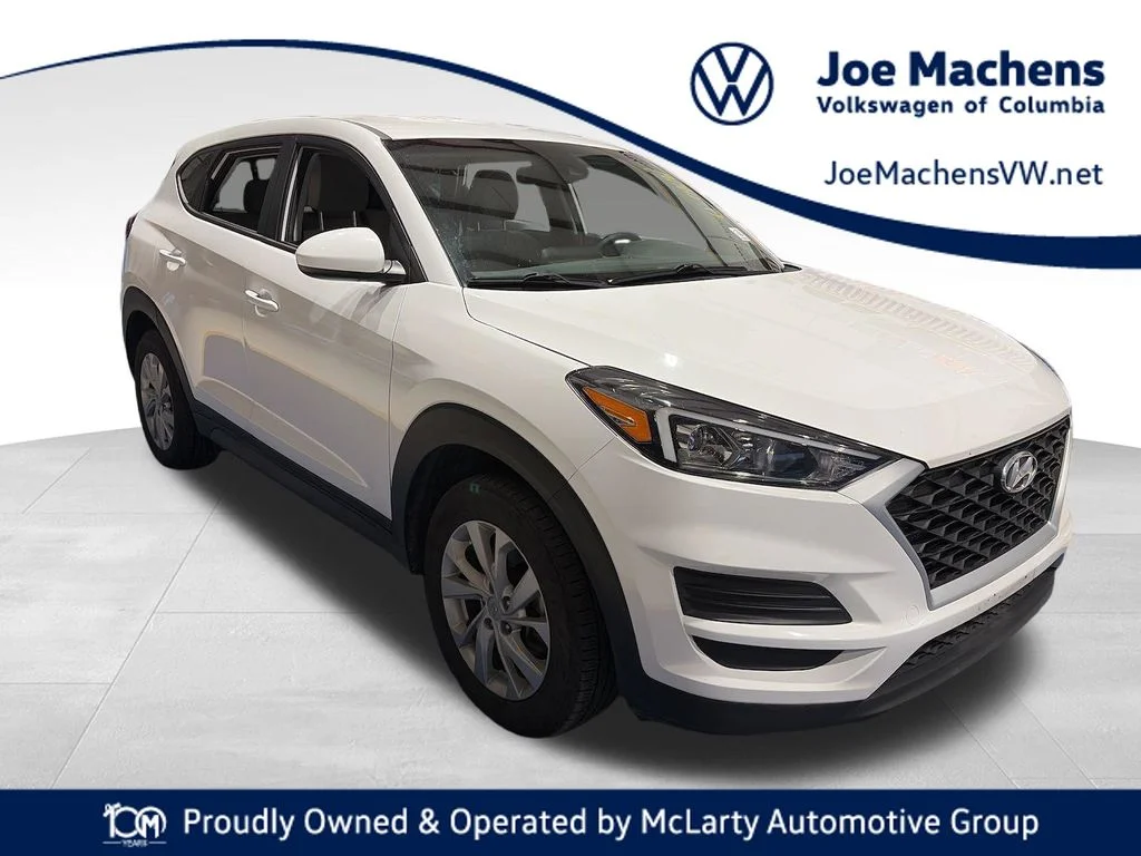 Used 2019 White Hyundai SE image 1