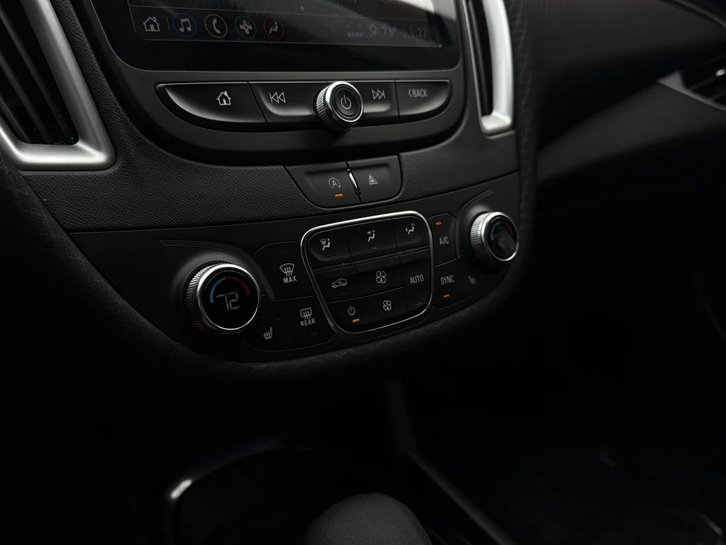 Used 2024 Summit White Chevrolet LT image 19