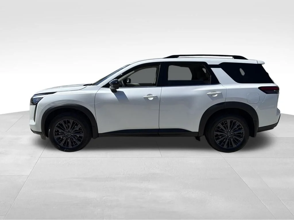 New 2026 White Nissan SL image 4