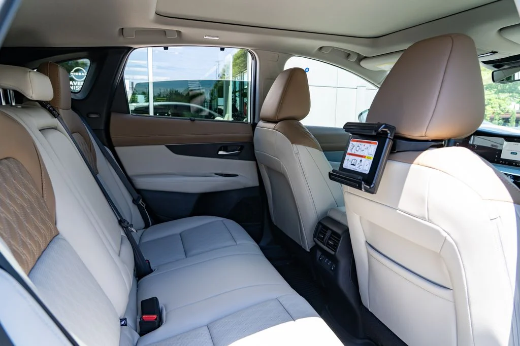 New 2026 Everest White Pearl TriCoat Nissan Platinum image 25