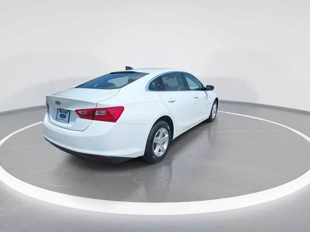 Used 2024 White Chevrolet LS image 8