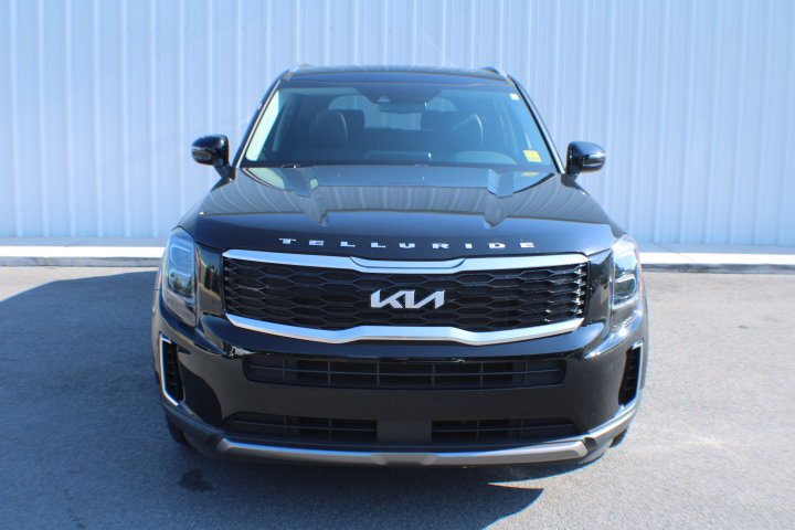 Used 2022 Ebony Black Kia EX image 18