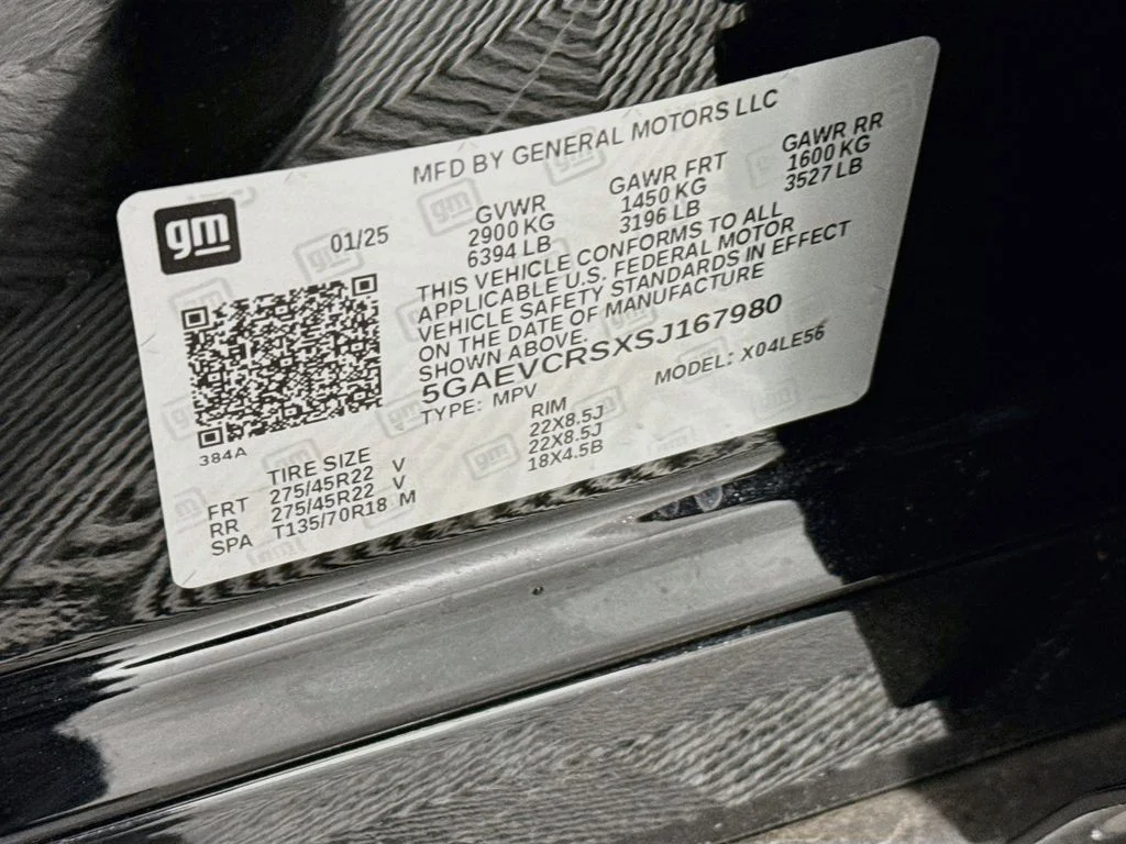 Used 2025 Black Buick Avenir image 31