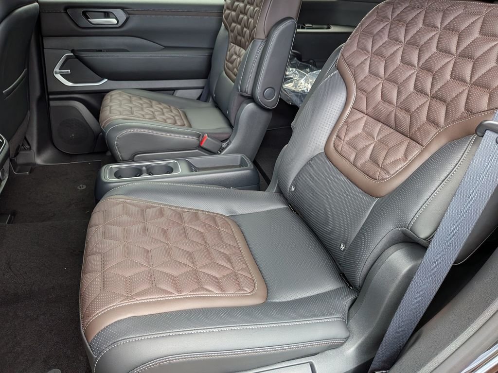New 2026 Black Nissan Platinum Reserve image 33