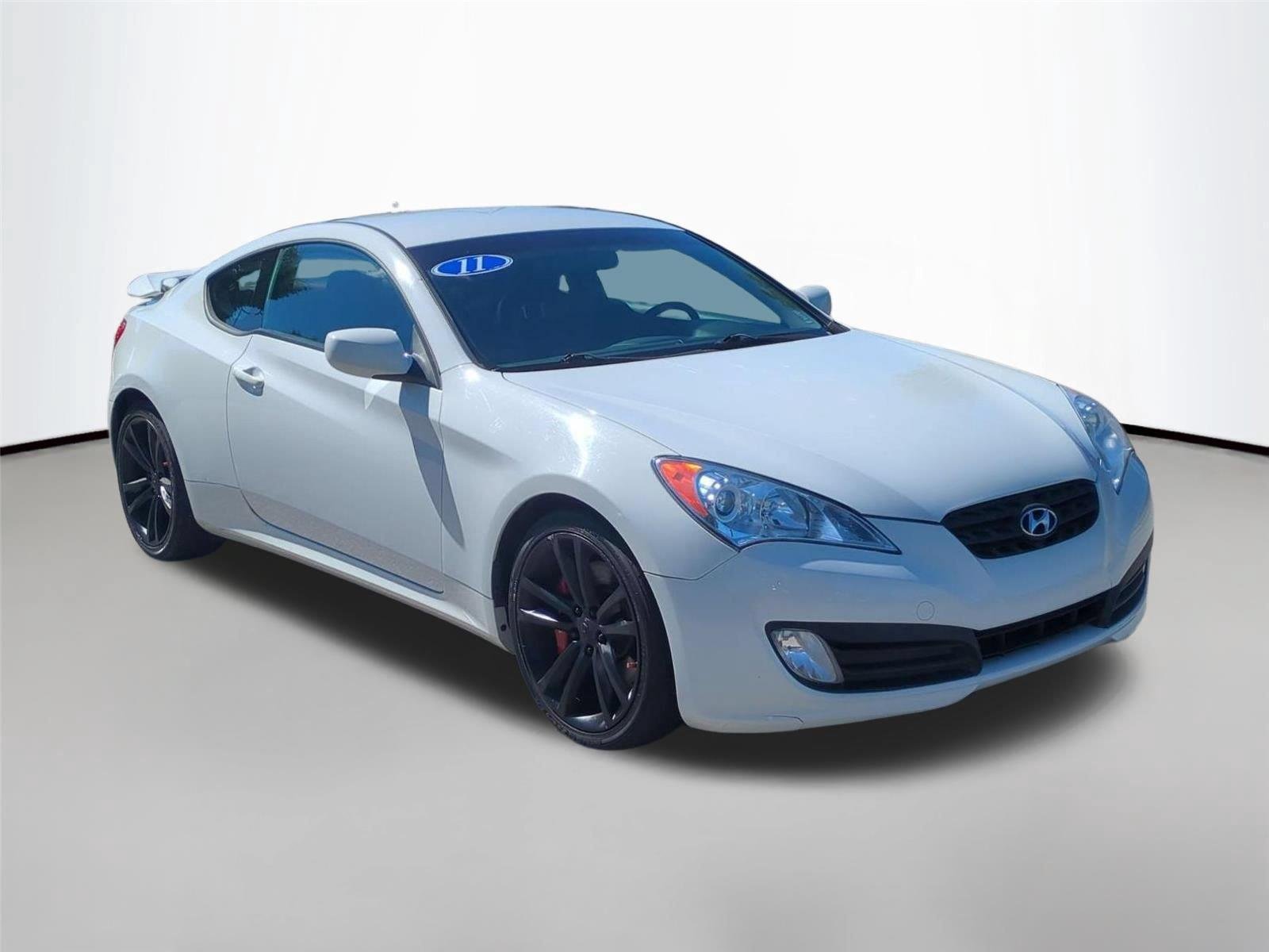 Used 2011 Karussell White Hyundai R-Spec image 7
