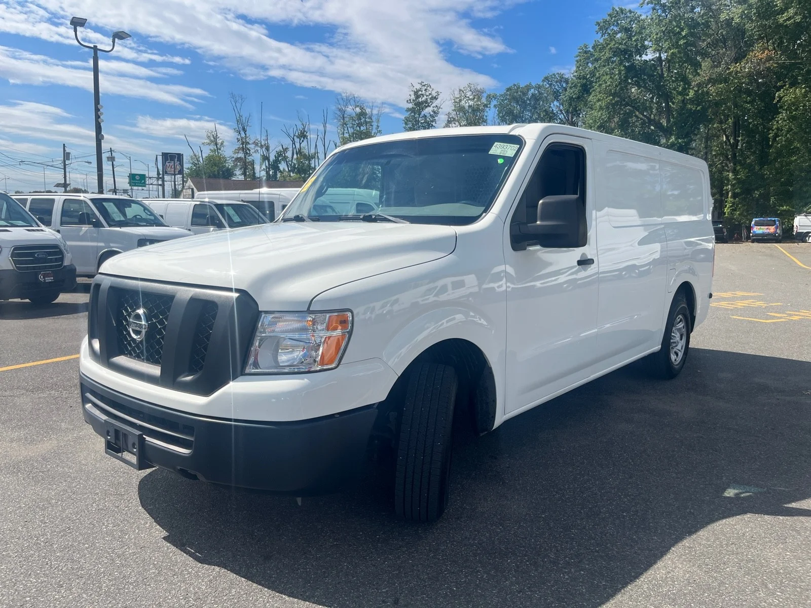 Used 2020 Glacier White Nissan SV image 3