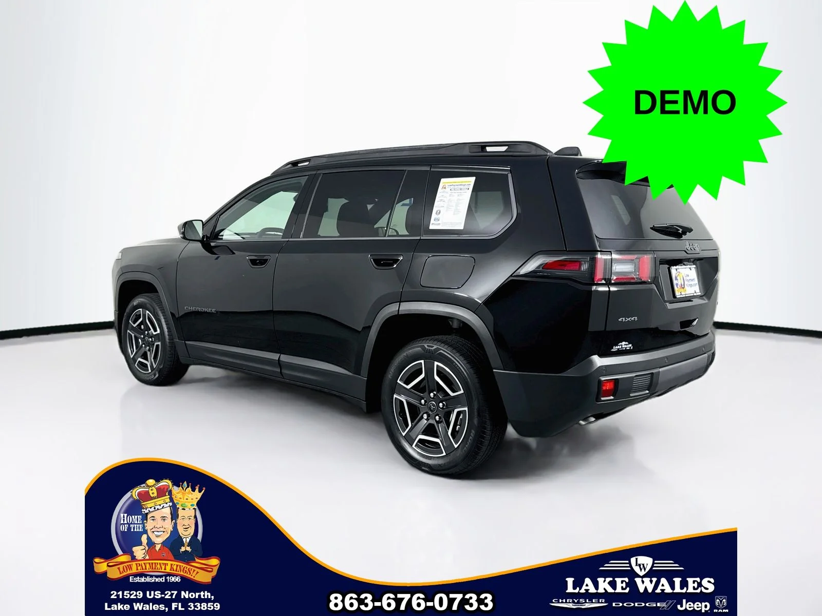 New 2026 Diamond Black Crystal Pearl-Coat Exterior Paint Jeep Limited image 5