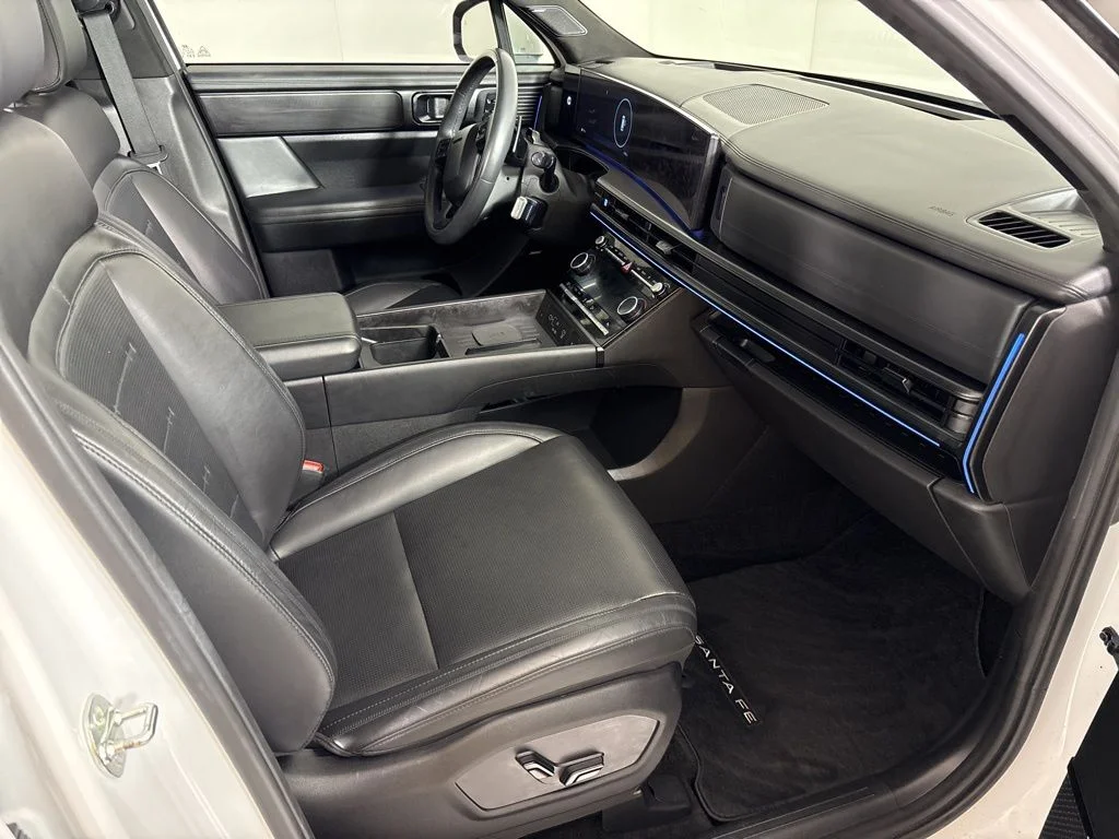 Used 2025 White Hyundai Calligraphy image 14