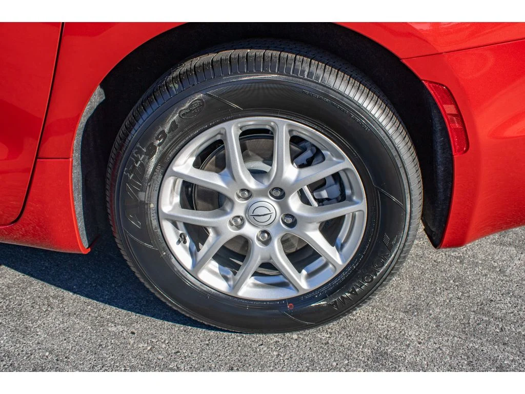 New 2026 Red Hot Pearlcoat Chrysler Select image 8
