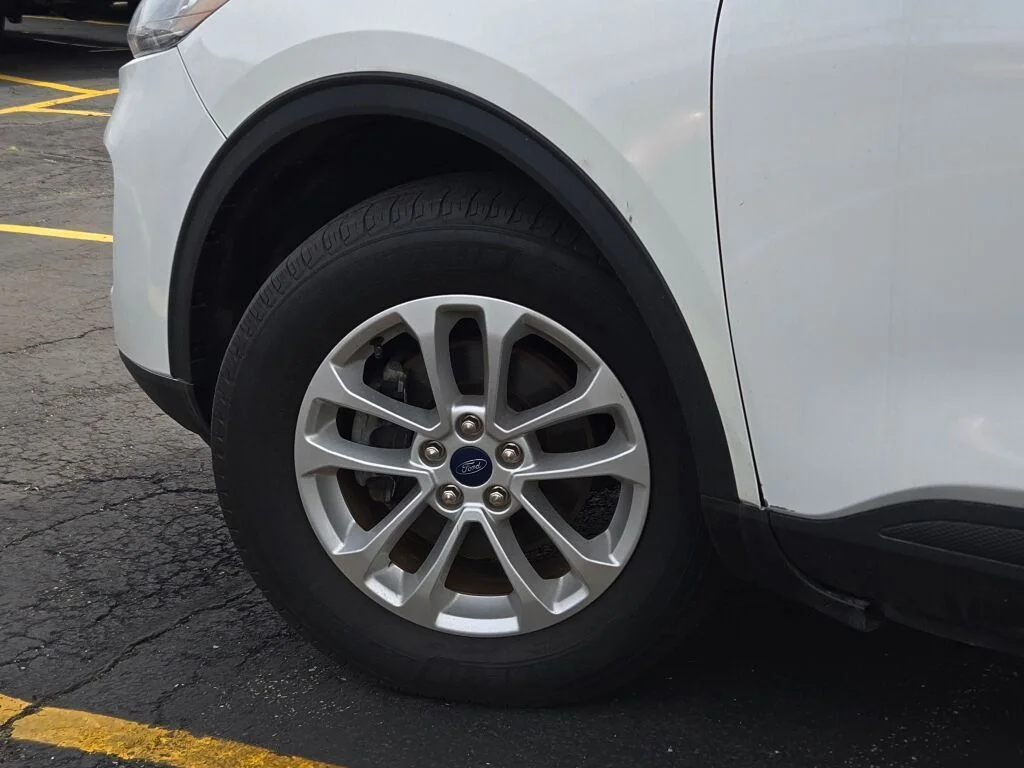 Used 2022 White Ford SE image 15