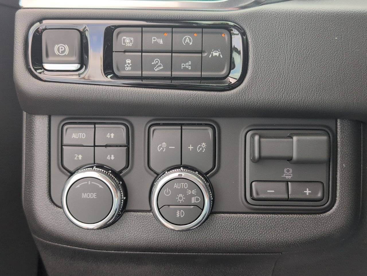 New 2026 Sterling Metallic GMC Denali image 18
