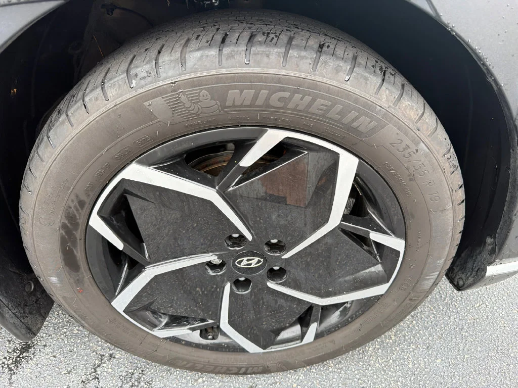 Used 2024 Black Hyundai SEL image 12