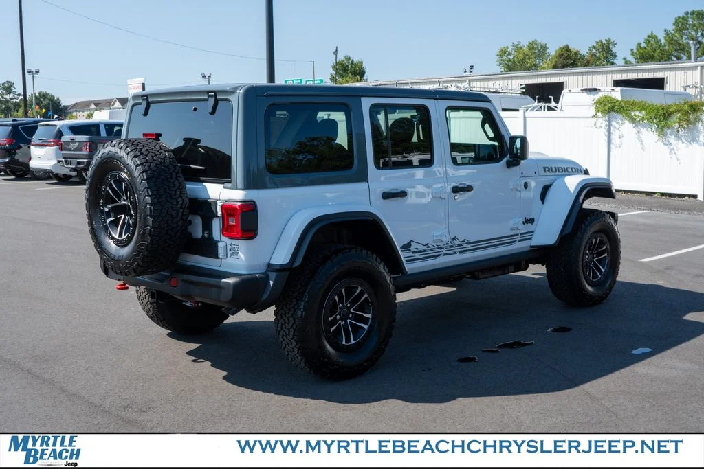 New 2026 Bright White Clear-Coat Exterior Paint Jeep Rubicon image 6