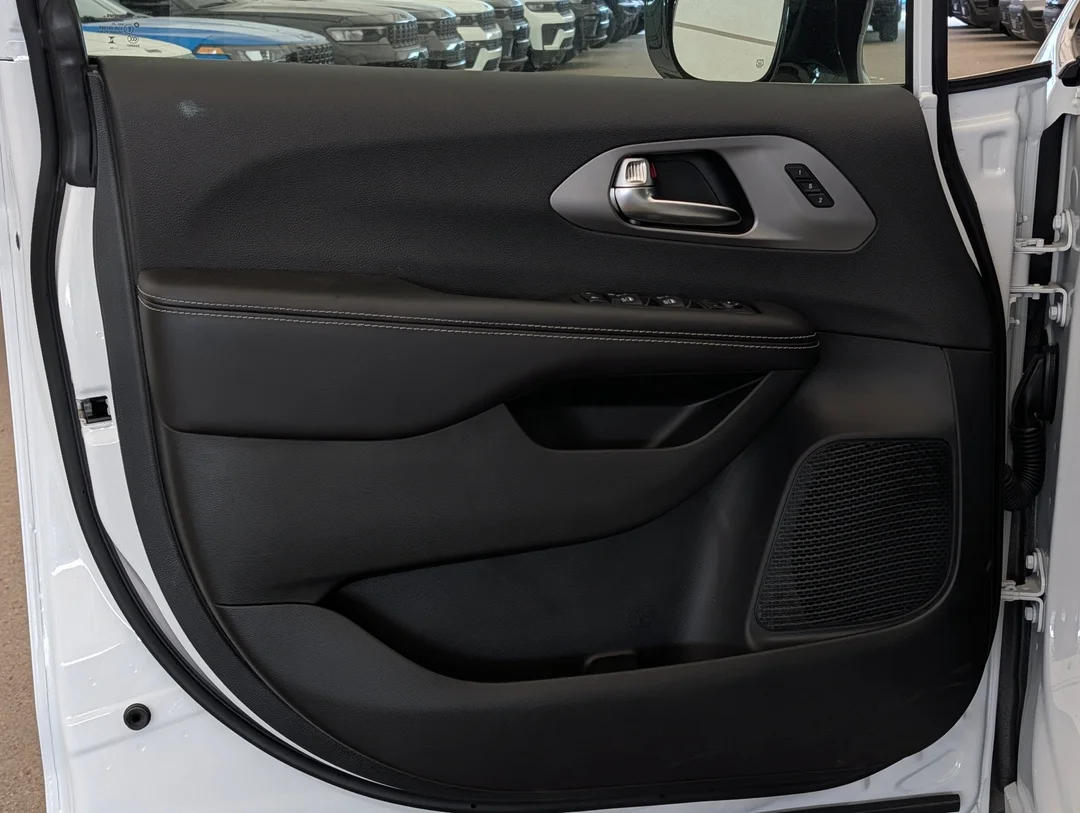 New 2027 White Chrysler Select - - AWD - Full Sunroof - Safety Sphere Pkg - 360 Surround Cam - Blind Spot Mon & More! image 12