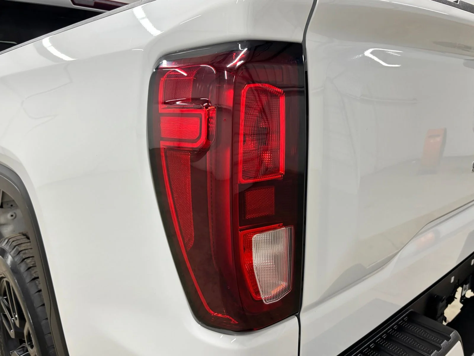 Used 2023 White GMC Elevation image 7