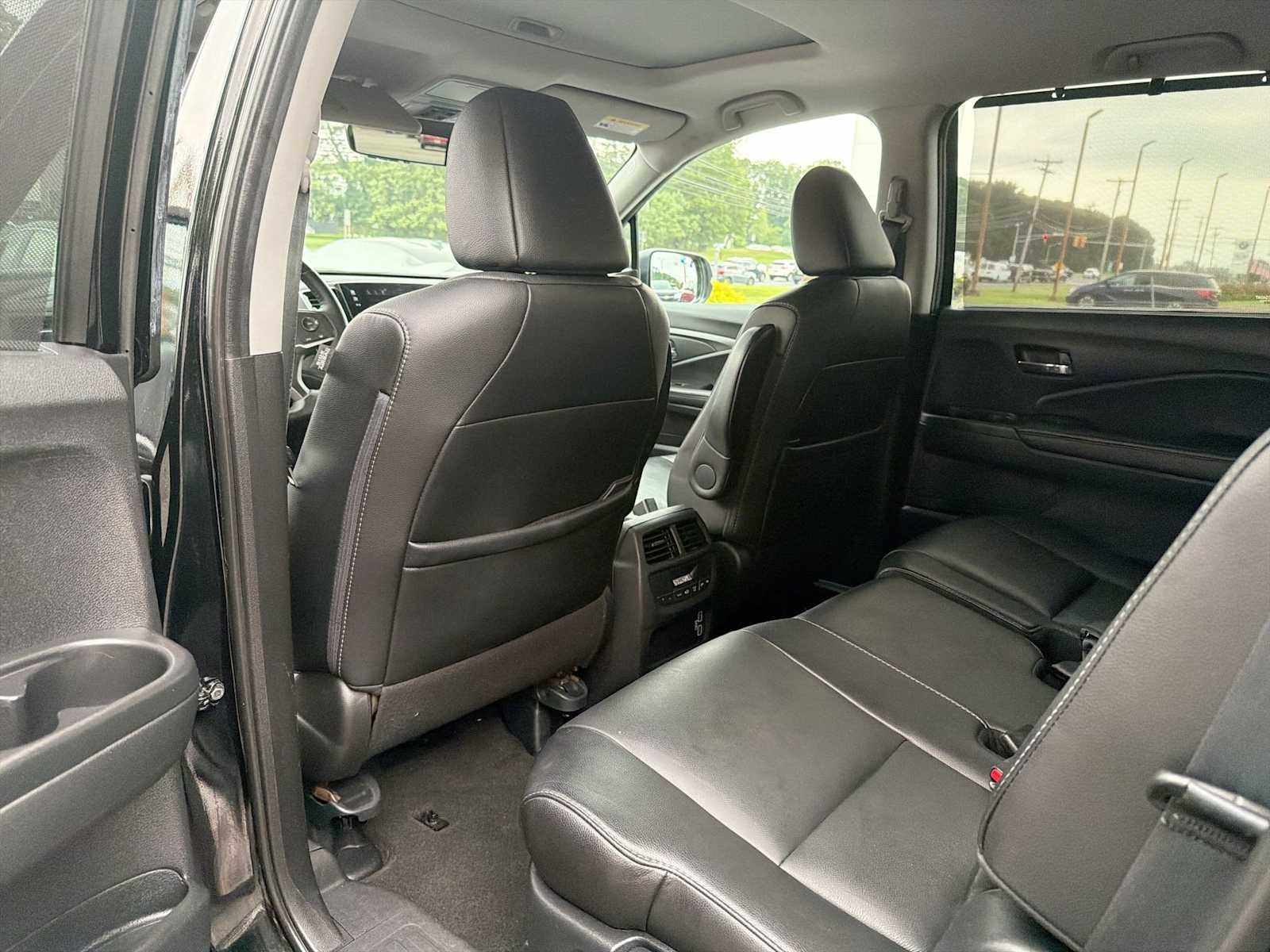 Used 2019 Crystal Black Pearl Honda EX-L image 12