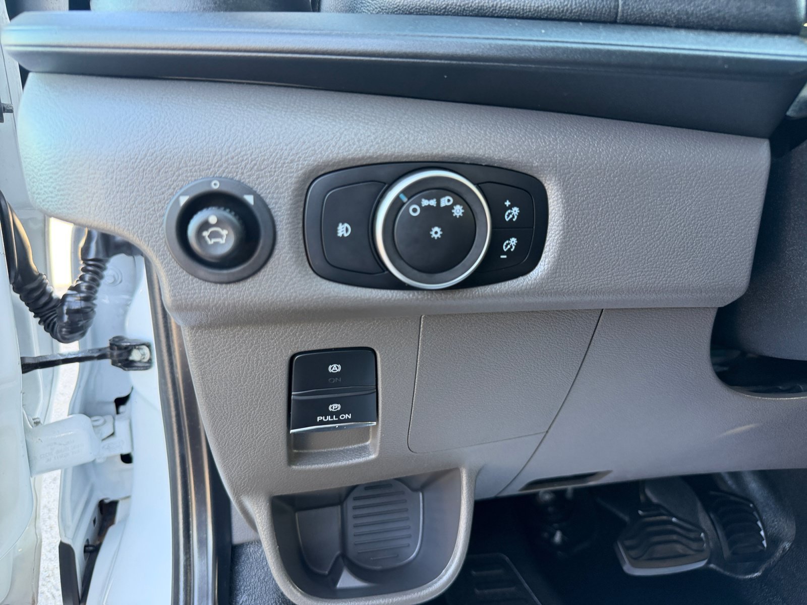 Used 2025 Oxford White Ford  image 25