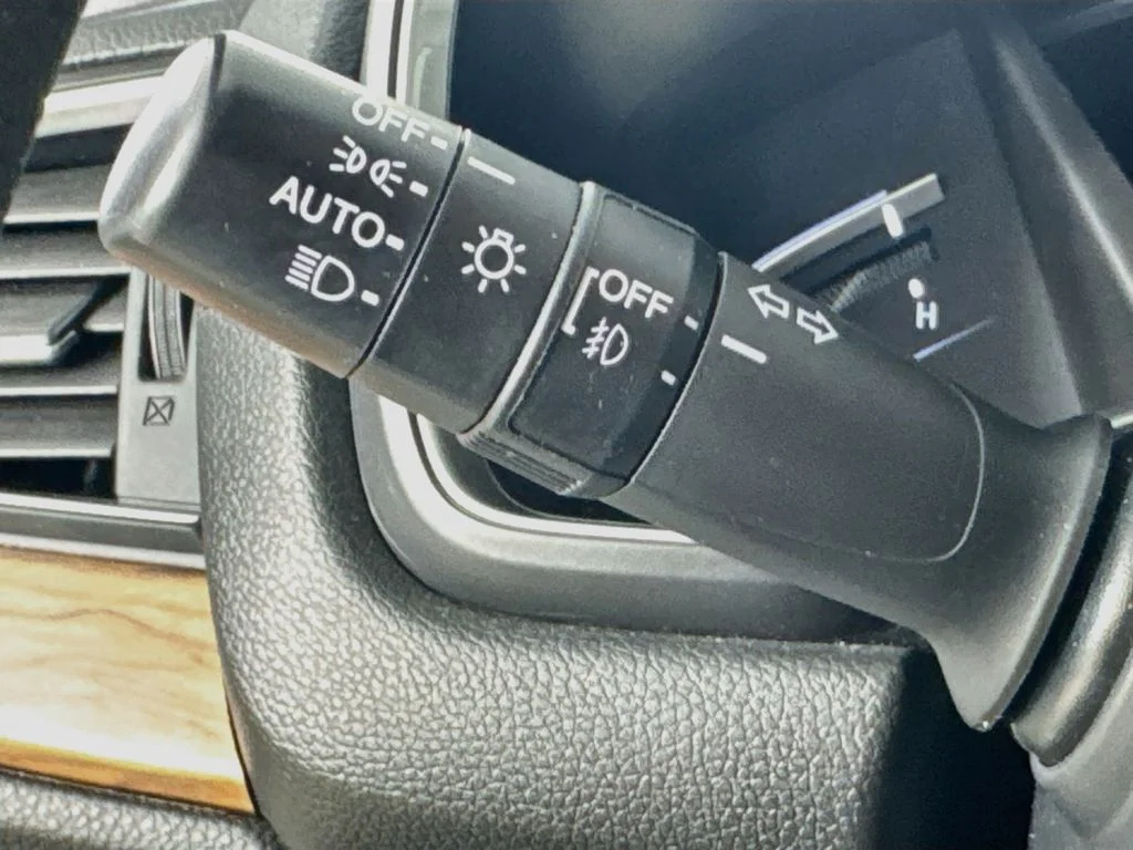 Certified Used 2022 White Honda EX image 15