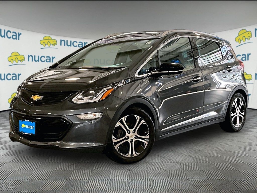Used 2018 Gray Chevrolet Premier image 3
