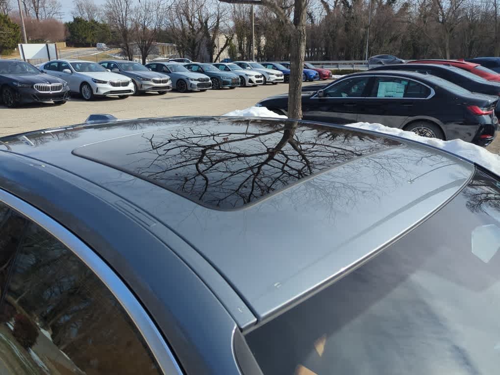 Used 2025 Skyscraper Grey Metallic BMW xDrive40 image 6