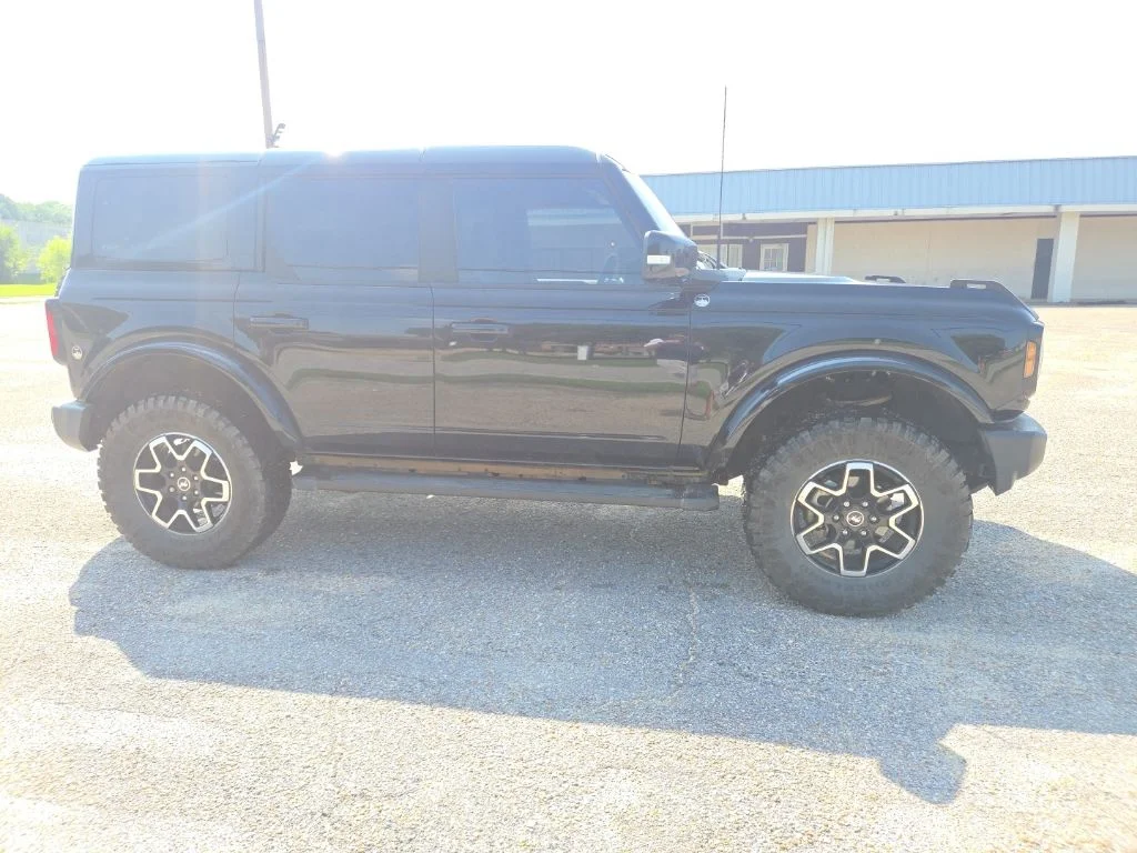 Used 2024 Shadow Black Ford Outer Banks image 8