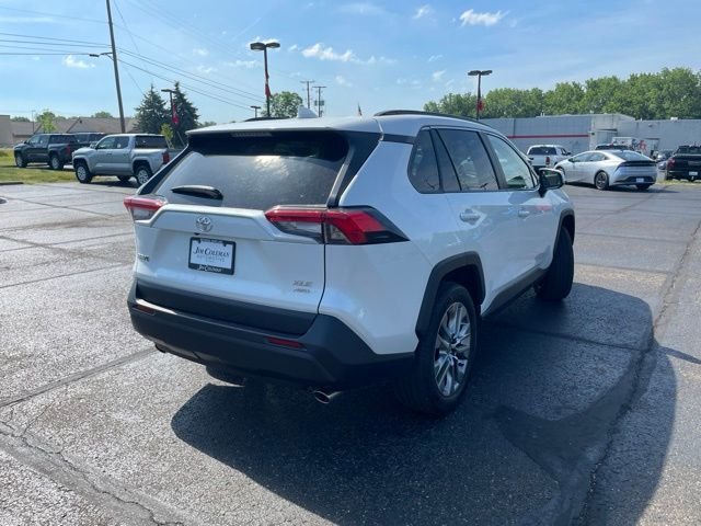 Certified Used 2025 Beige Toyota XLE Premium image 5
