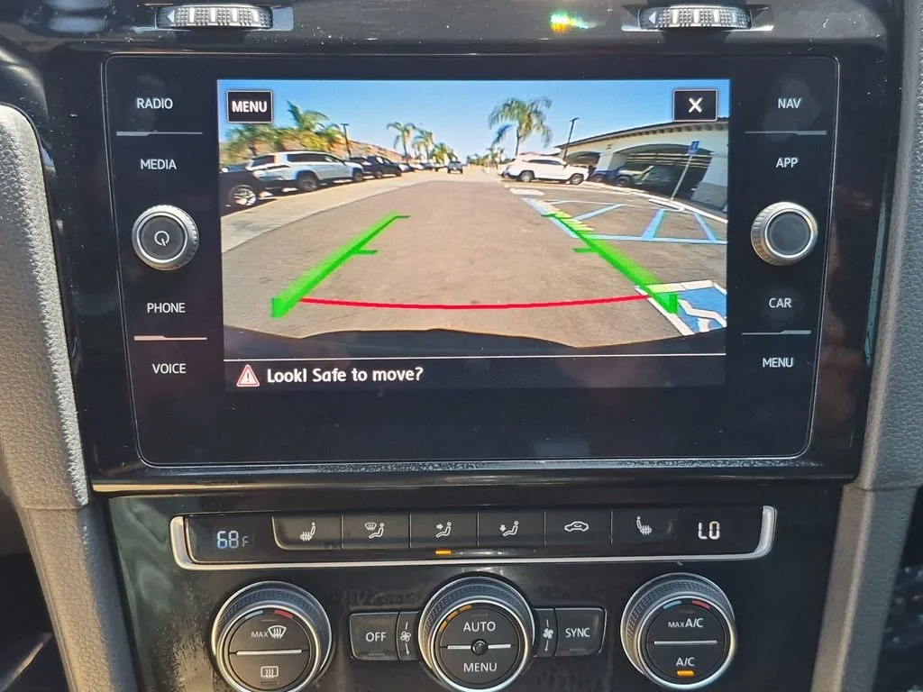 Used 2018  Volkswagen DCC & Navigation 4Motion image 22