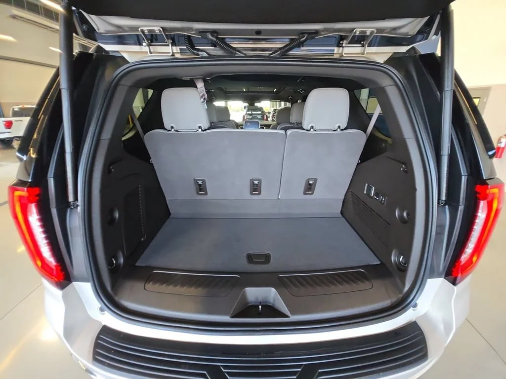 Certified Used 2022 Pearl Beige Metallic GMC SLT image 29