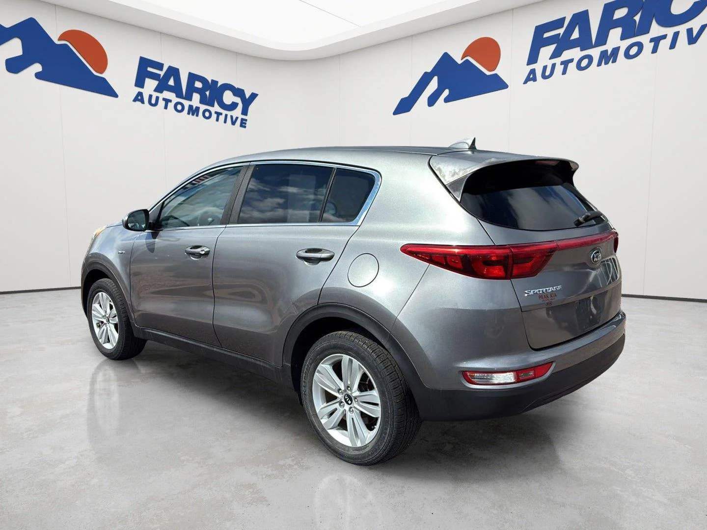 Used 2018 Mineral Silver Kia LX image 8