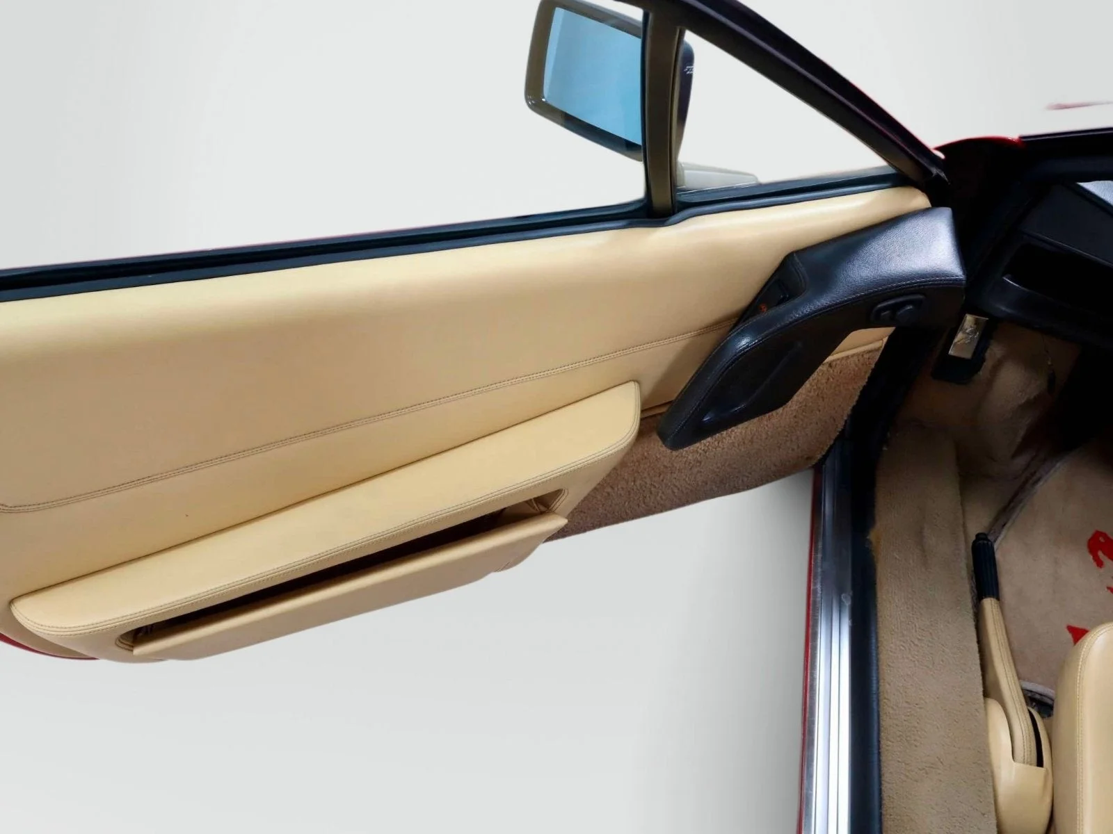 Used 1986  Ferrari  image 28
