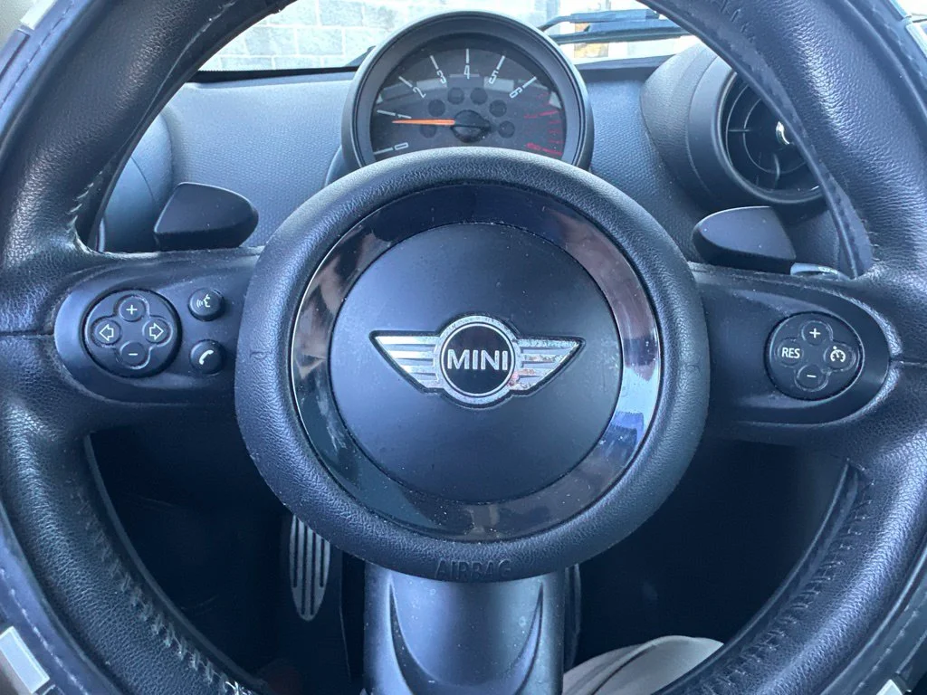 Used 2016 Light White MINI Base image 26